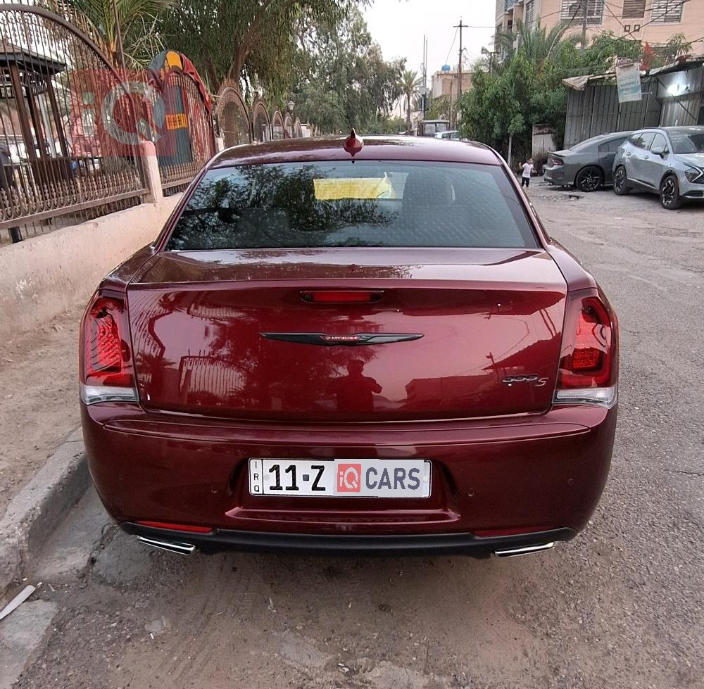 کرایسلەر 300